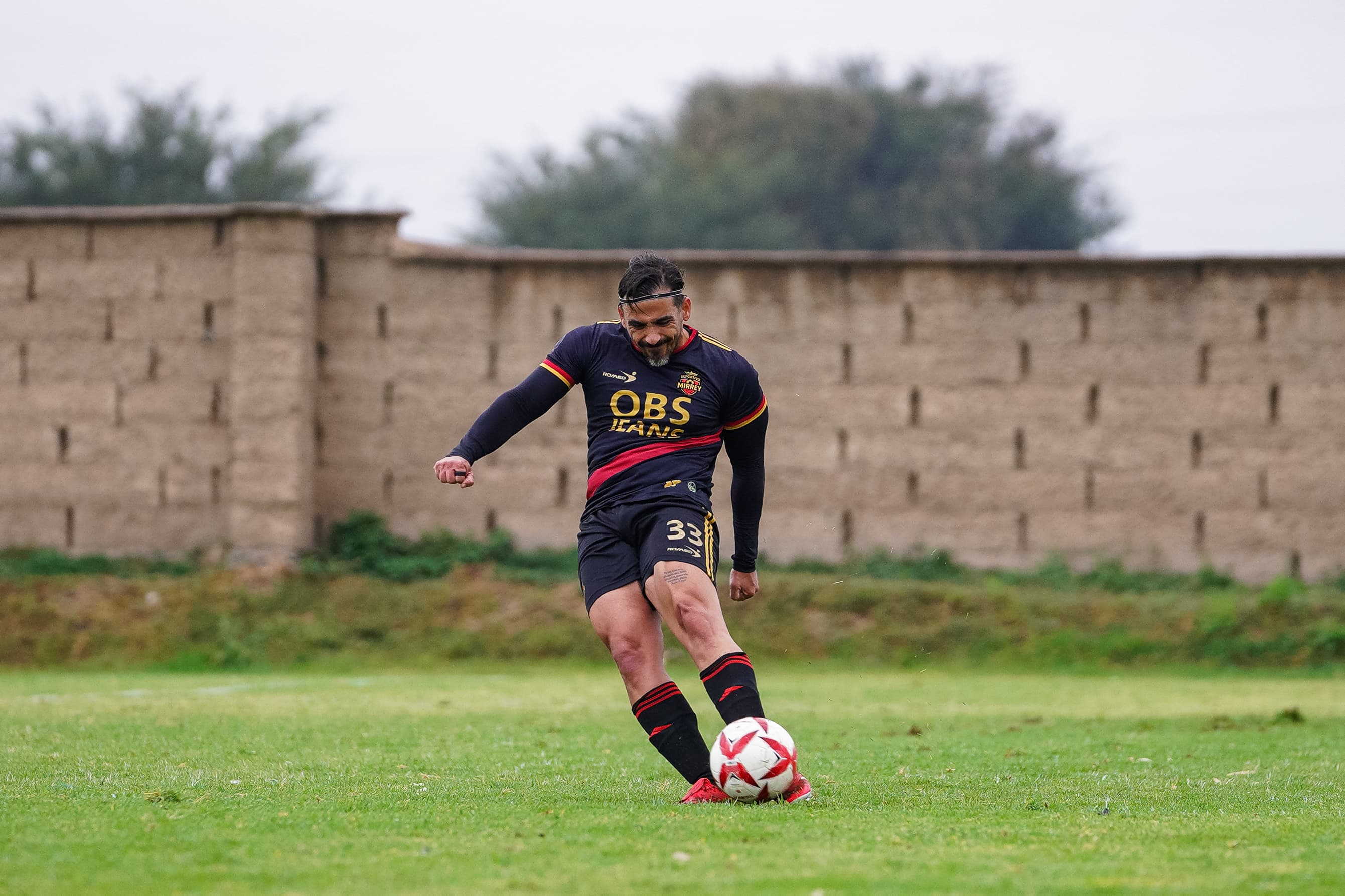 Jonas Graterol in action on the football field